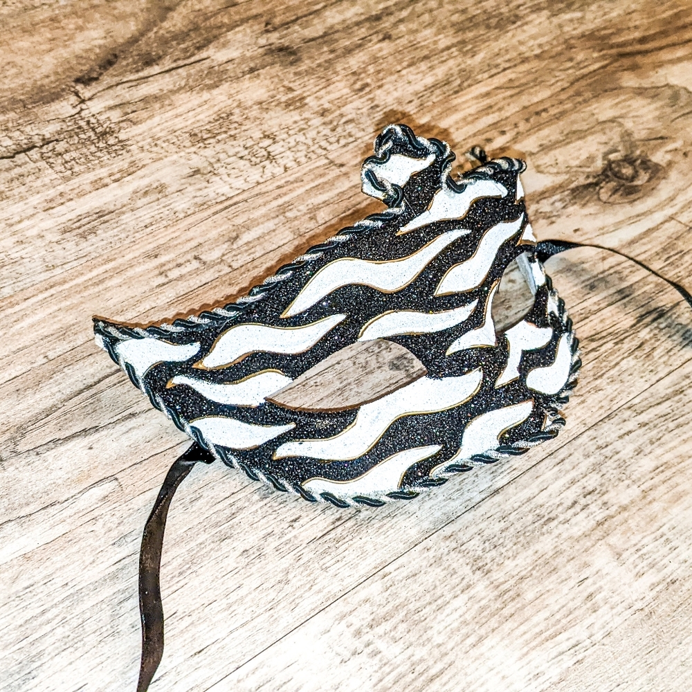 Striped Masquerade Mask - Picture 2 of 10